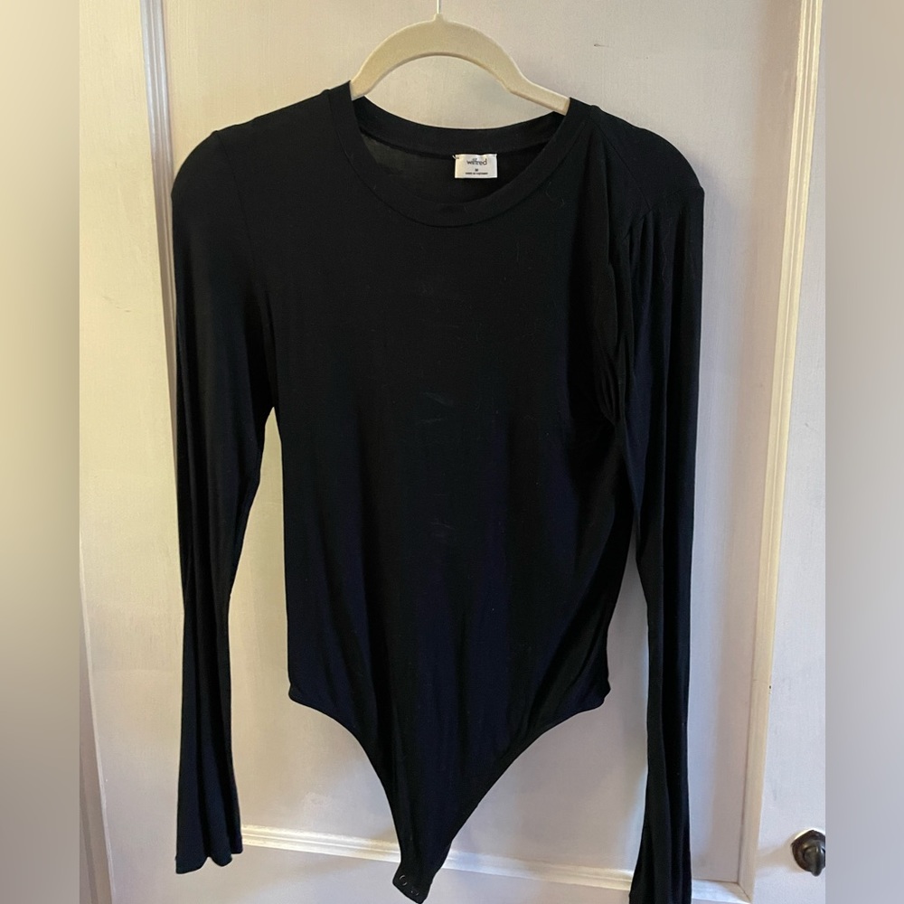 Aritzia Long sleeve bodysuit